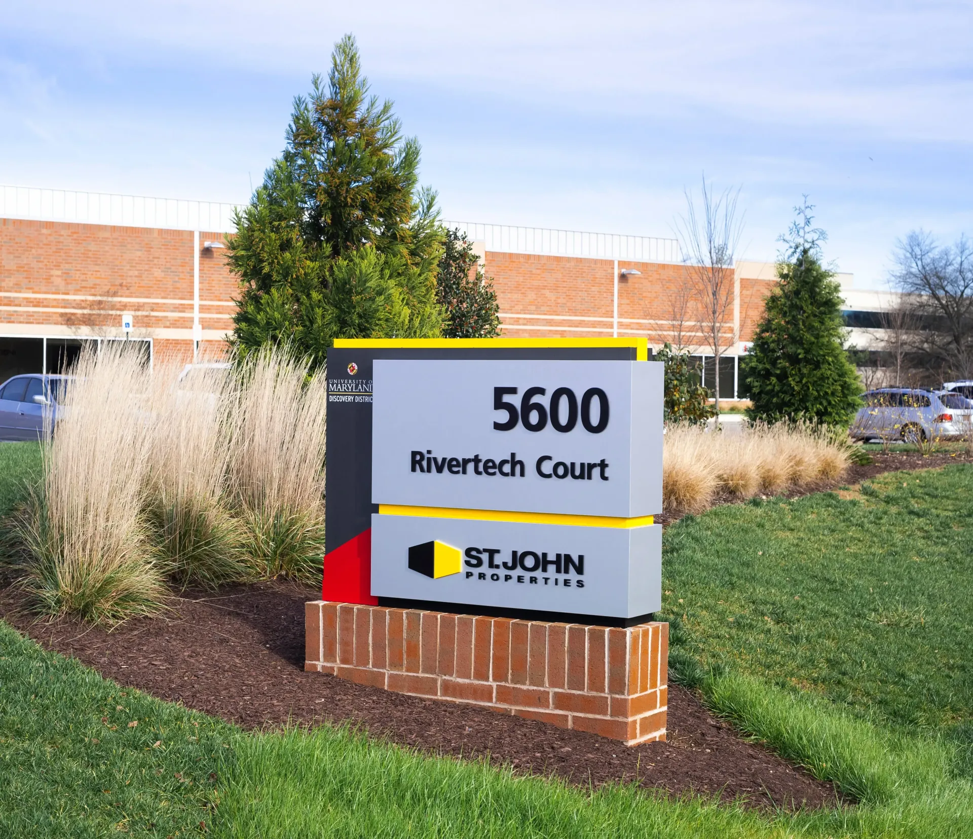 Corner Sign for 5600 Rivertech Court Business park